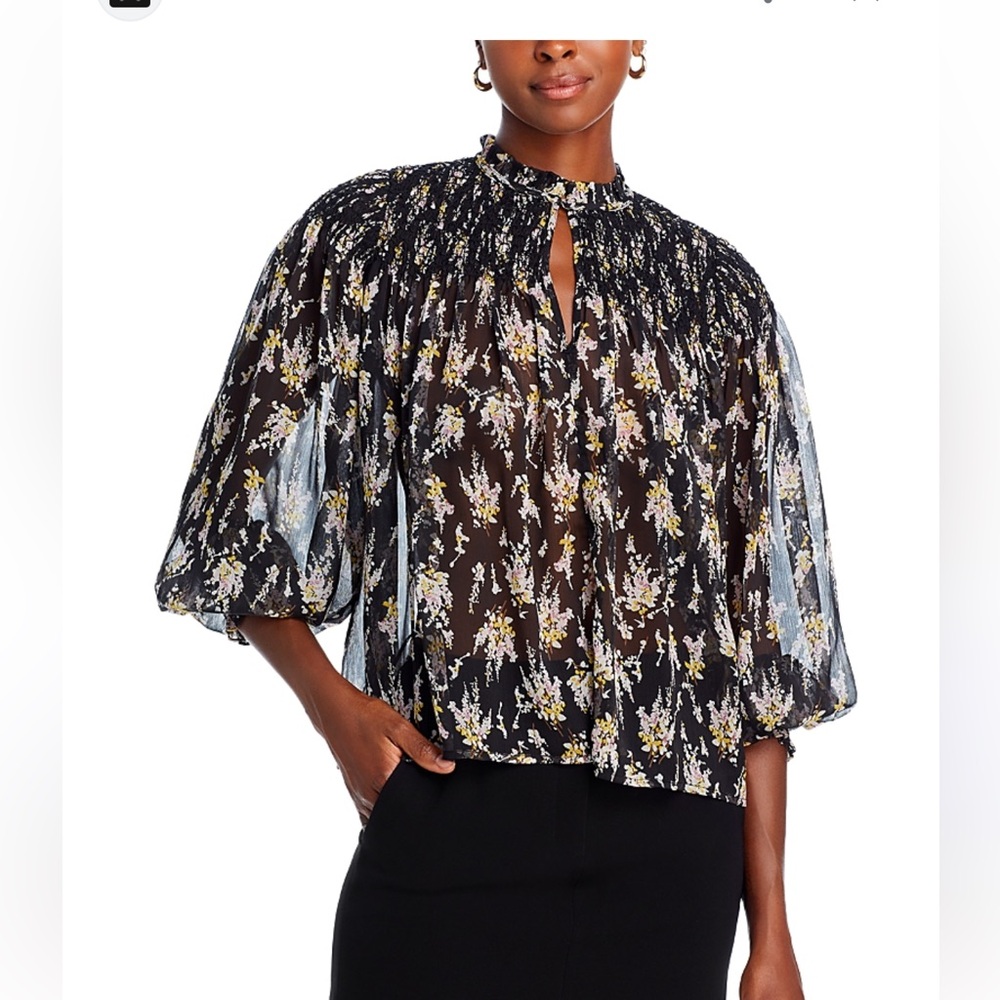 NWT Avara Francis Top Size M